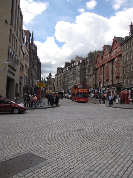 edinburgh_castle hill.jpg - Het laatste stuk van de Royal mile, Castle hill.